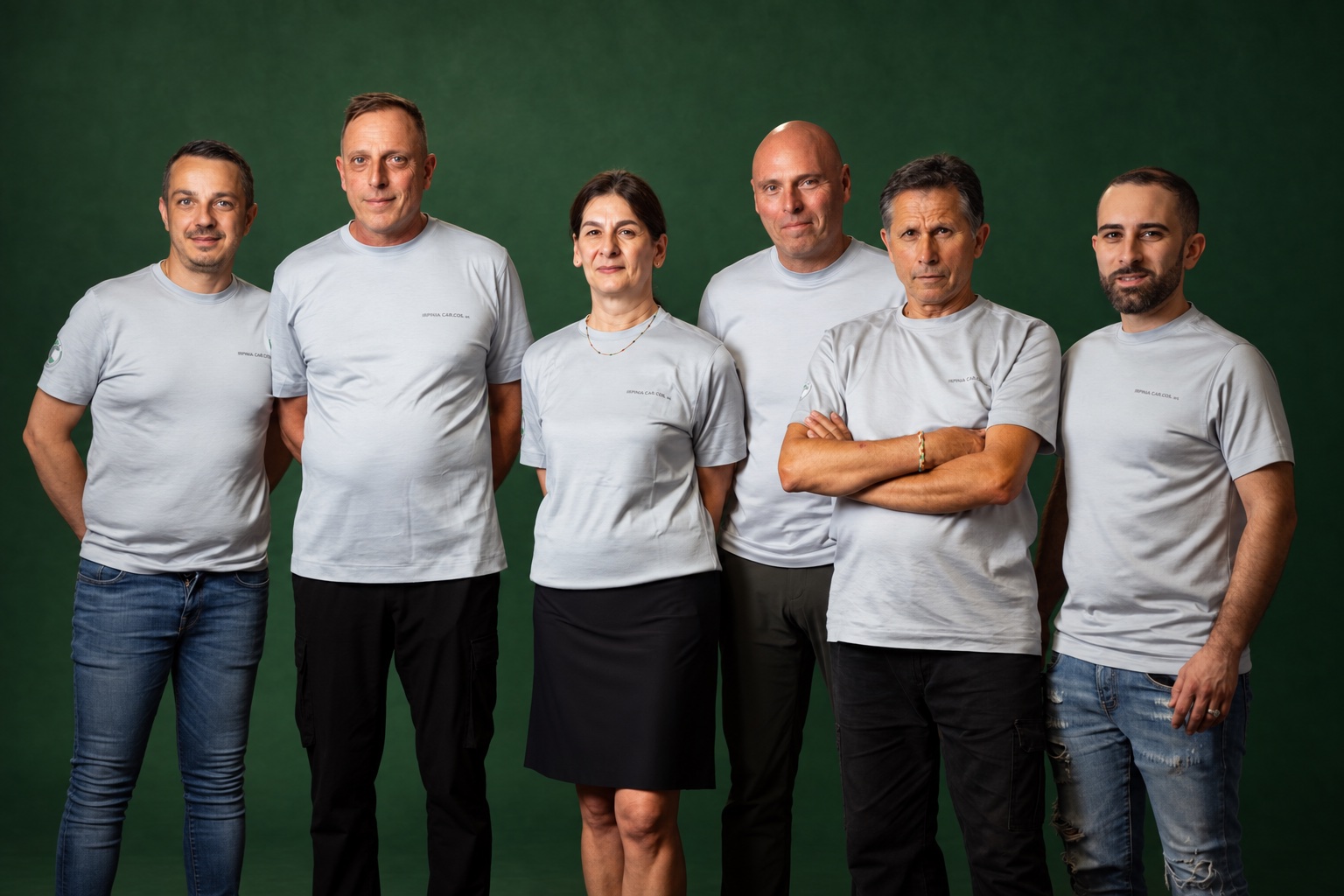 Il team di Irpinia Car.Cos. su fondale verde